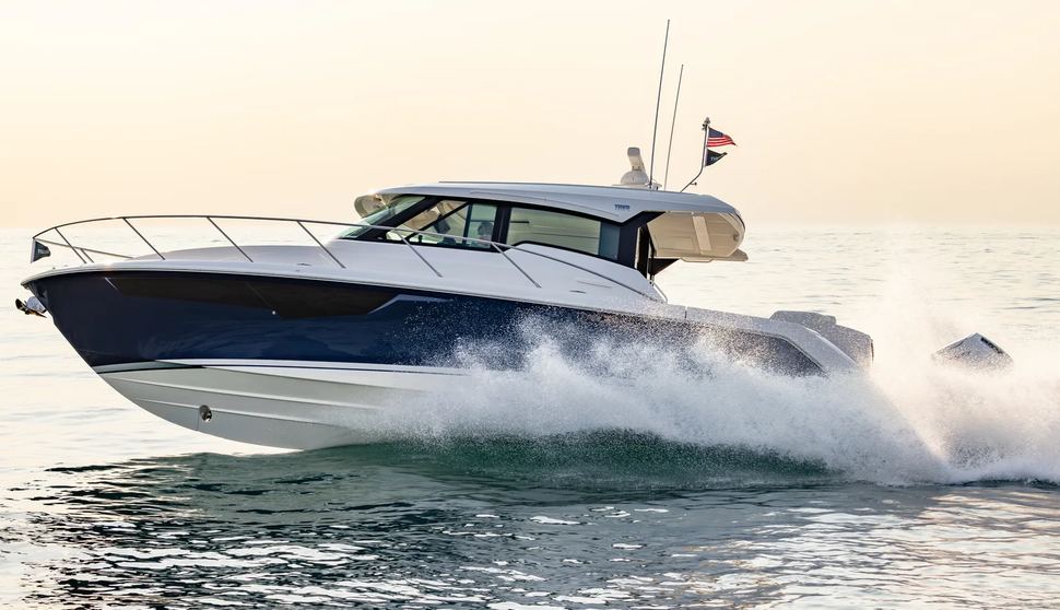                                         Tiara Yachts &nbsp; 43LE
                                    