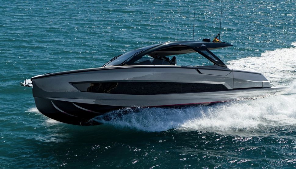                                         Astondoa &nbsp; 577 Coupé
                                    