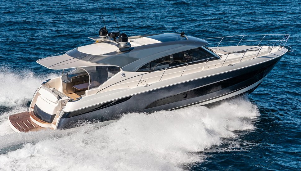                                             Riviera   5400 Sport Yacht Platinum Edition
                                        