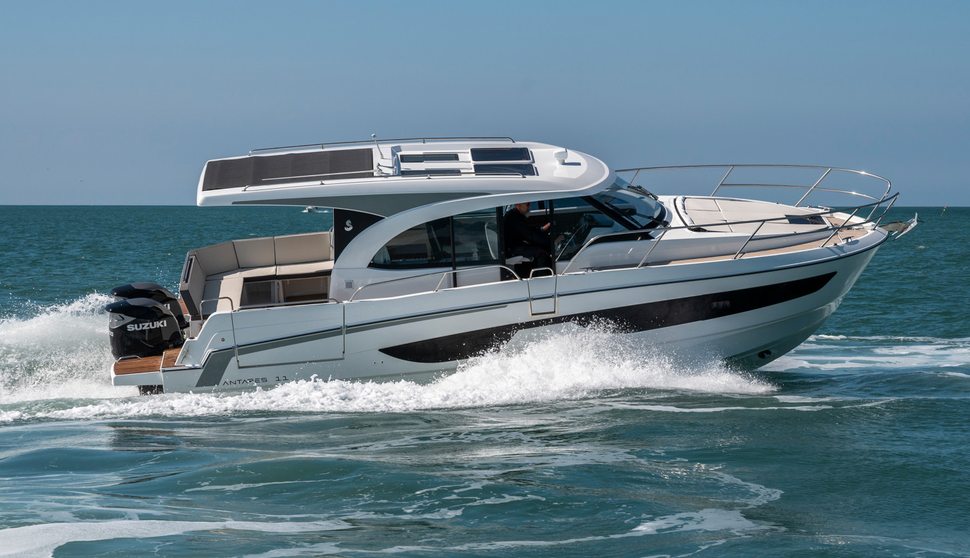                                         Beneteau Yachts   Antares 11
                                    