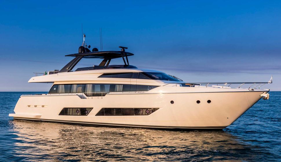                                         Ferretti Yachts   Ferretti 850
                                    