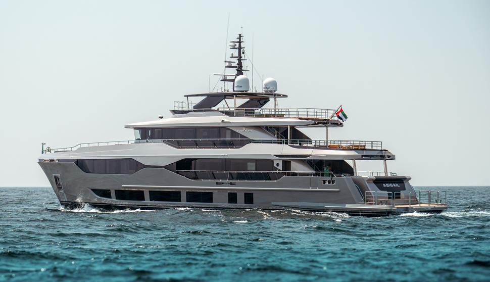                                         Gulf Craft   Majesty 120
                                    