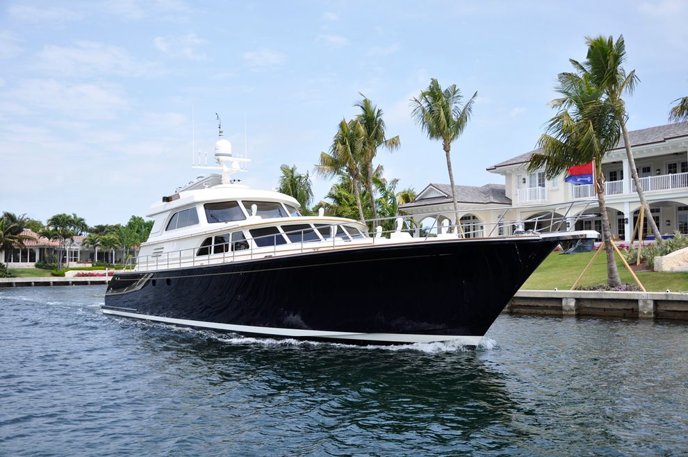LEGASEA Yacht - 83ft Lyman-Morse 2004 | YachtBuyer