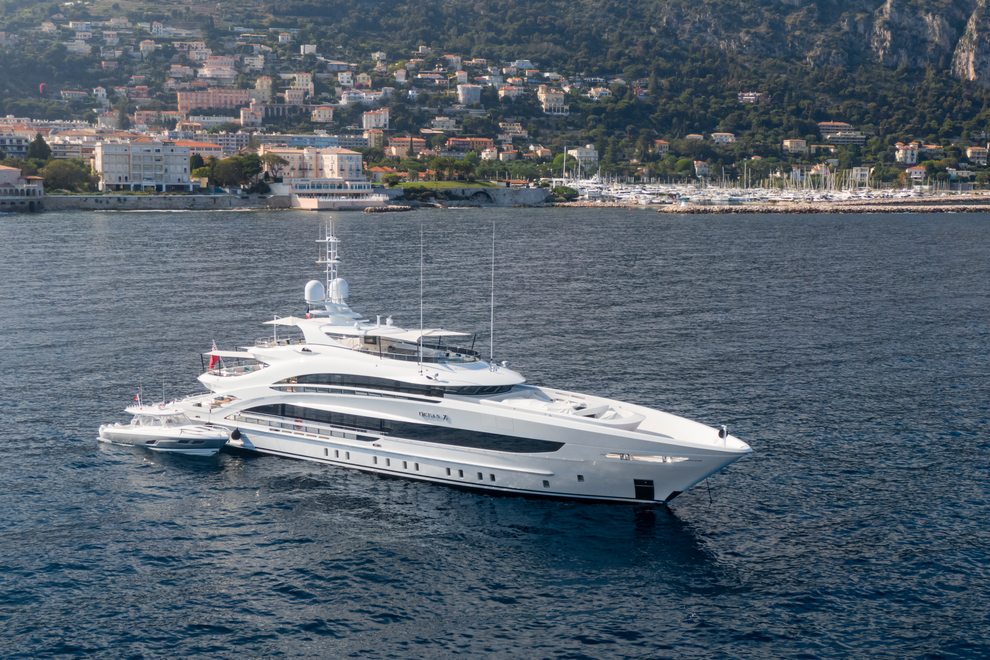 ocean-z-yacht-exterior-2.jpg