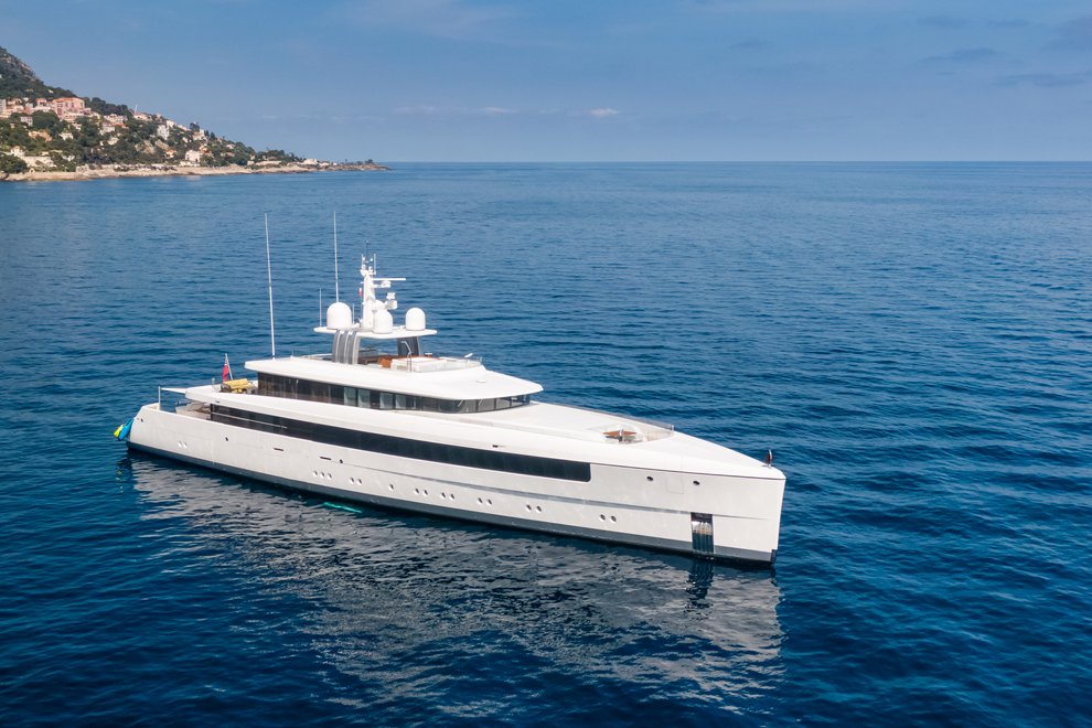 jc-yacht-exterior-2.jpg