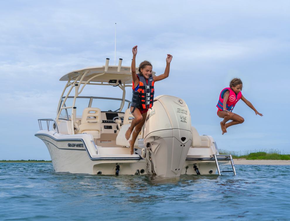 Grady-White Adventure 218 Boat